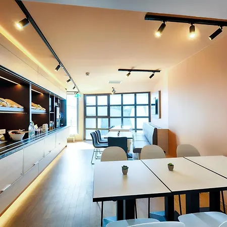 Hotell Muenchen-hbf 3*