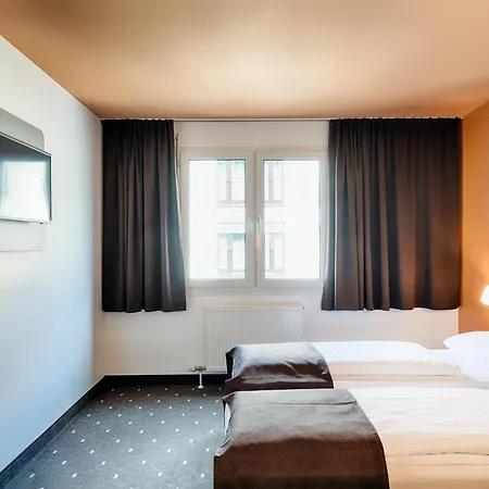 Hotel Muenchen-hbf 3*
