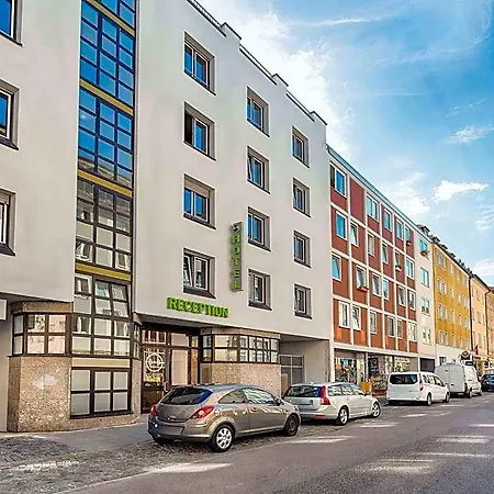 Hotel Muenchen-hbf 3*