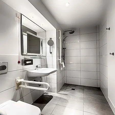 Hotel Muenchen-hbf 3*